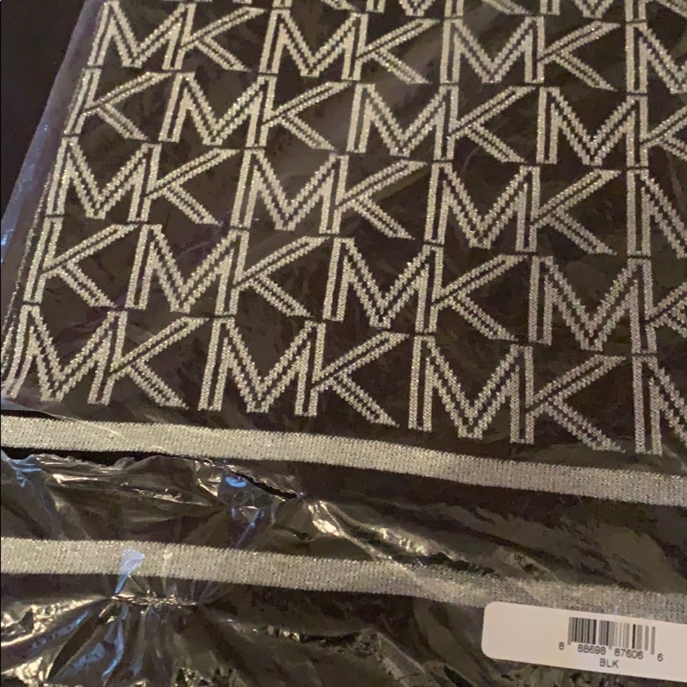 NWT Michael Kors scarf
